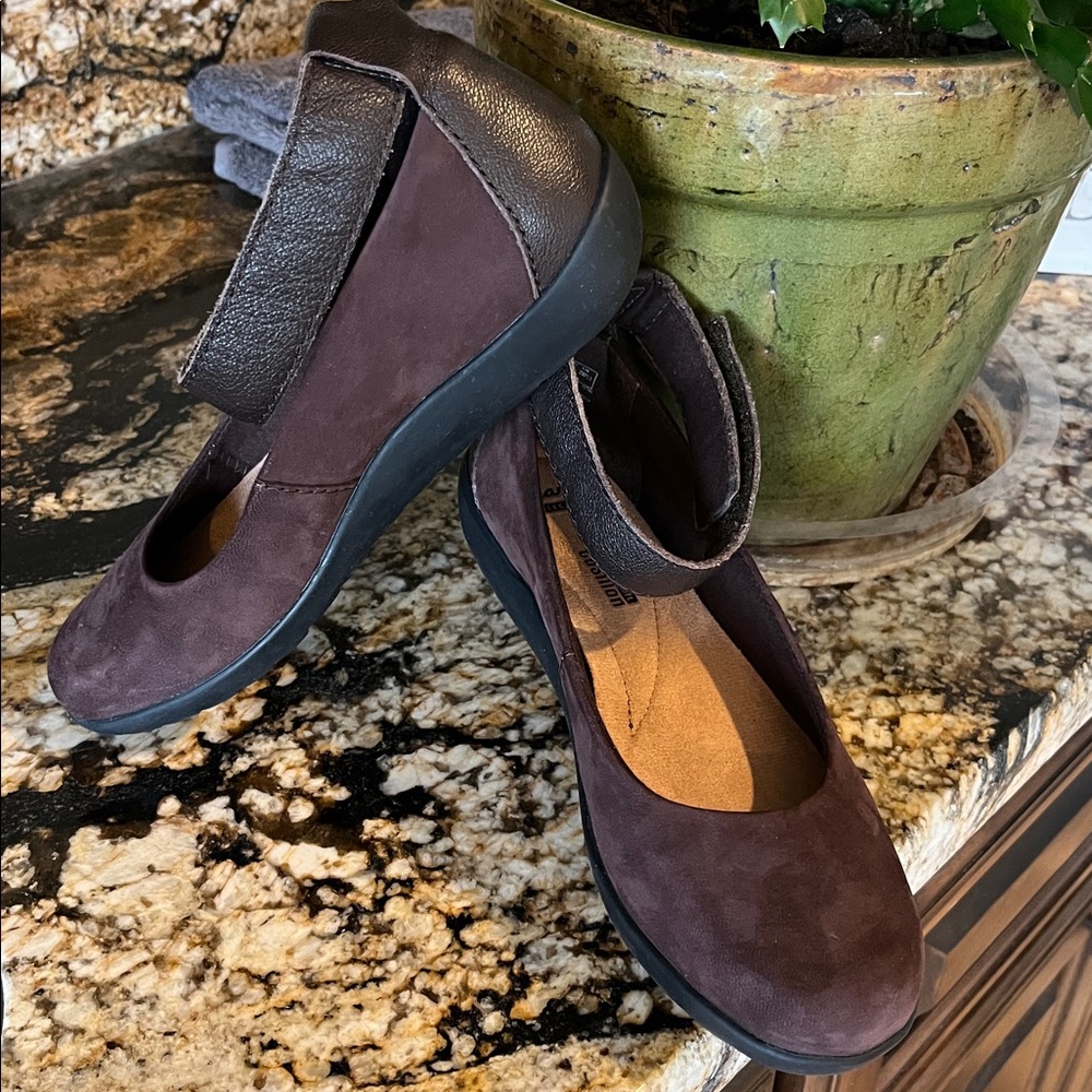 Clarks Medora Nina Dark Brown Soft Cushion Womens 6M Leather Mary Jane - Picture 10 of 12